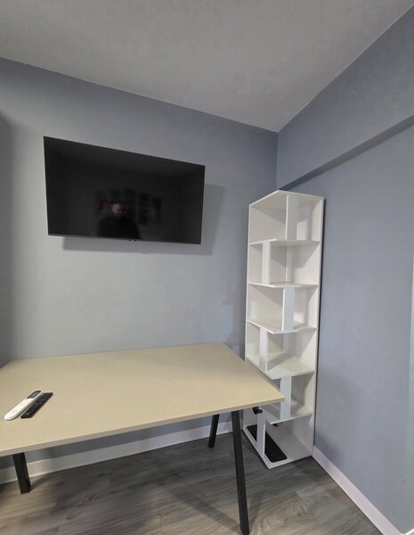 Liviu Rebreanu, 2 minute fata de metroul Titan